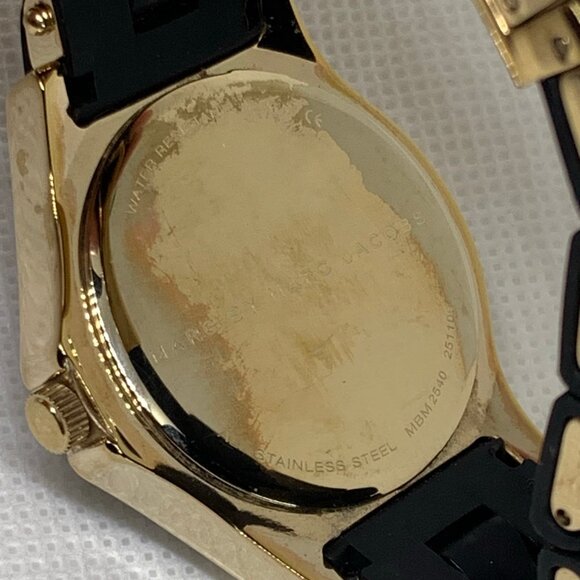 Marc by Marc Jacob’s women gold black tone watch 35mm round case running - Picture 3 of 10